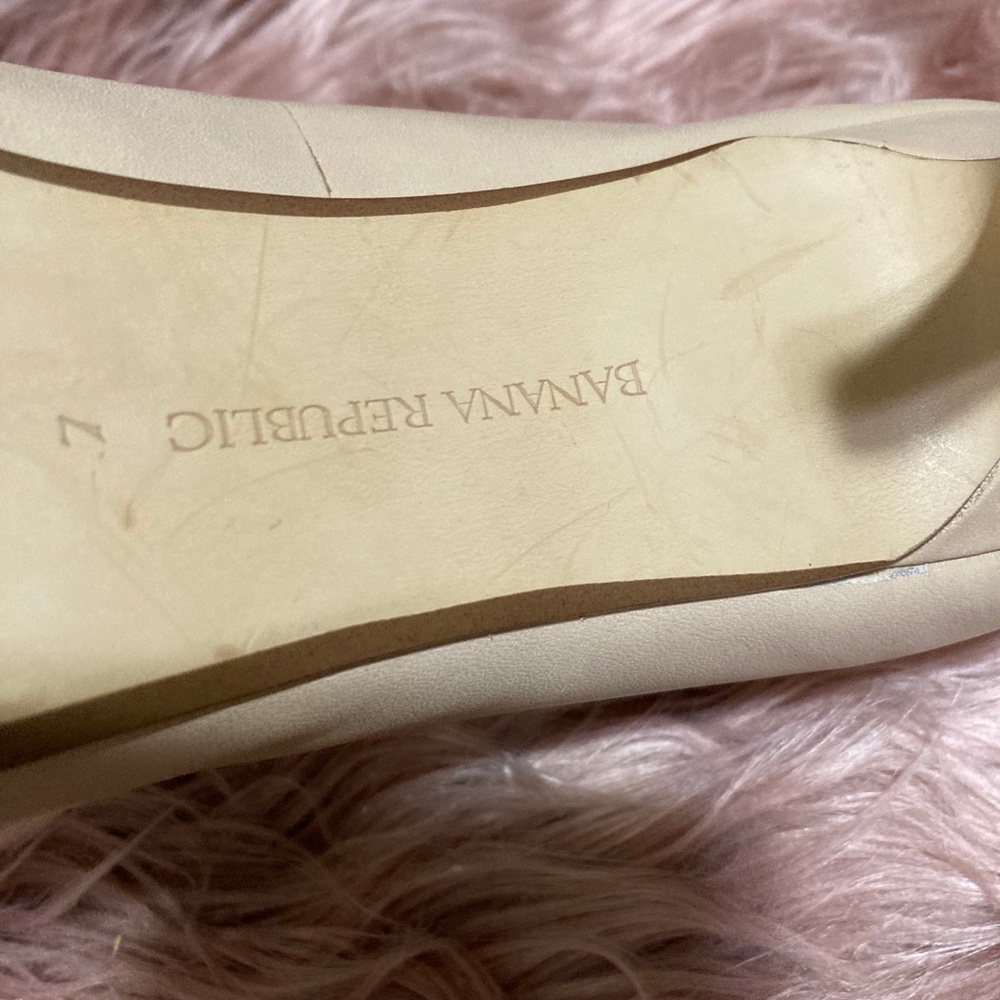 Shoes - Picture 7 of 8